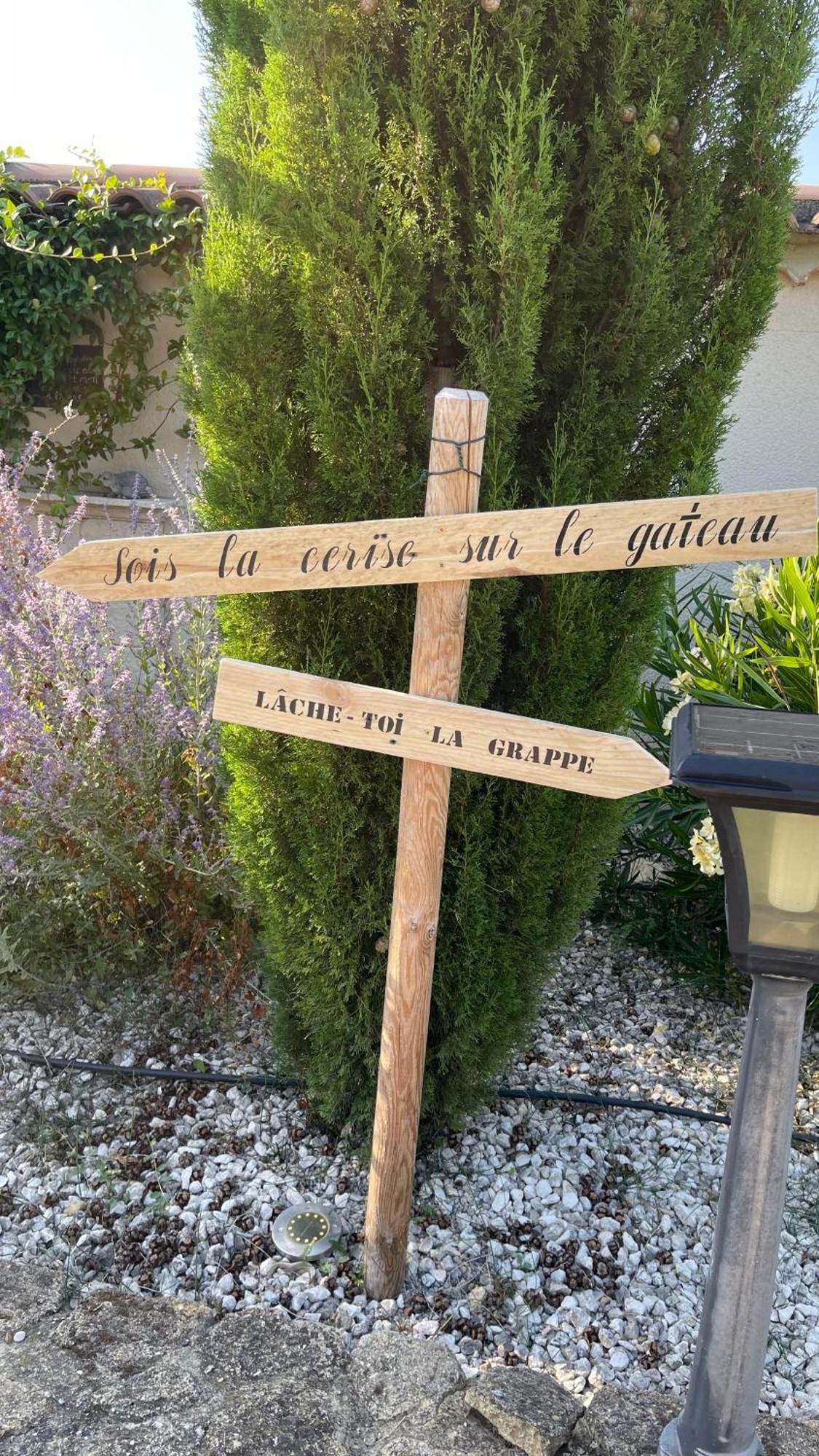 Studio Les Petits Lutins Entraigues-sur-la-Sorgue Eksteriør bilde